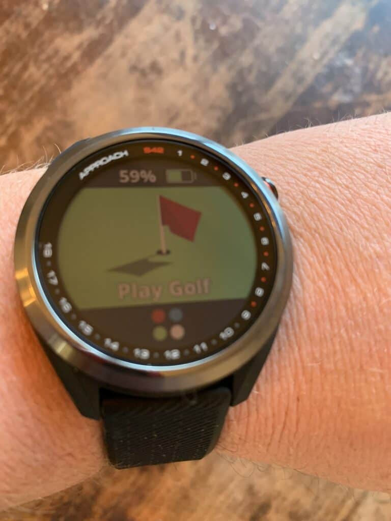 The golf watch can show you the green and the pin location